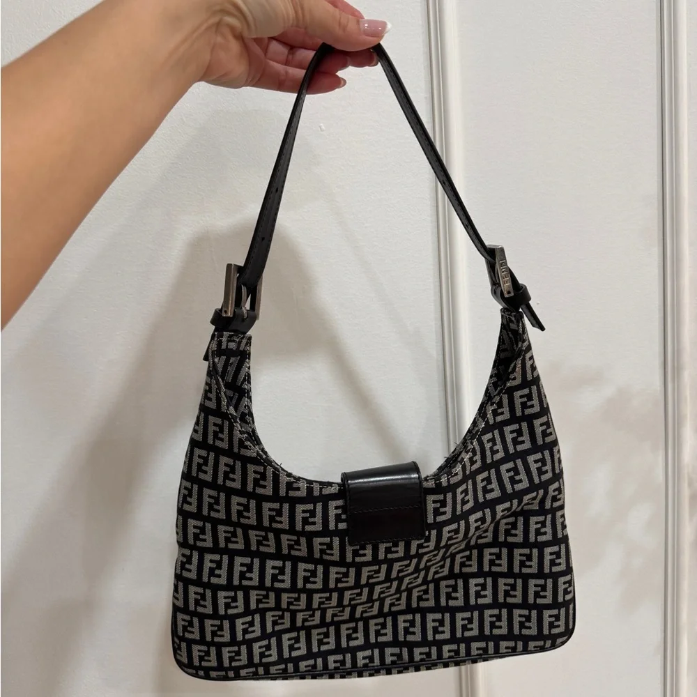 Fendi Black and Gray Monogram Shoulder Bag - Picture 3 of 9
